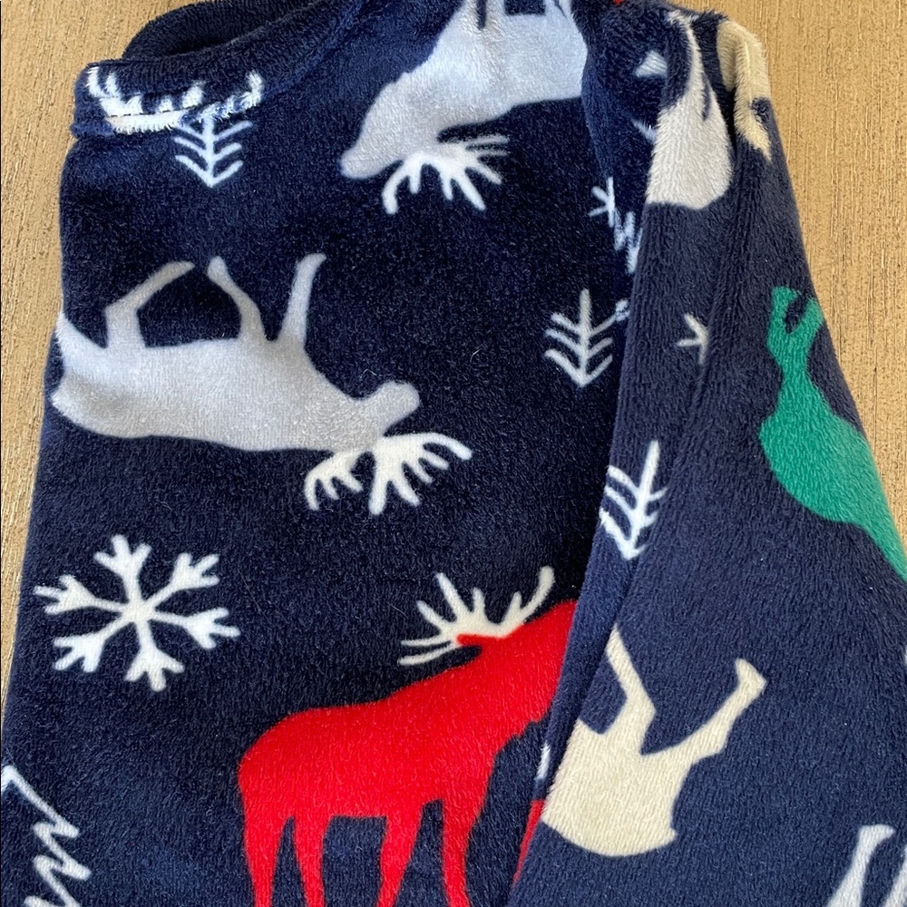 Cat & Jack Cozy Holiday Pajama Set Bundle - 4T - Picture 8 of 8